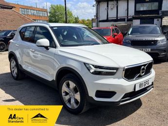Volvo XC40 T3 MOMENTUM
