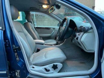 Mercedes-Benz C Class 1.8 C180 Kompressor Elegance SE Saloon 4dr Petrol Automatic (202