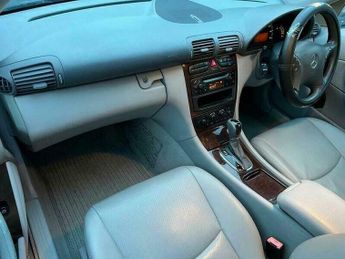 Mercedes-Benz C Class 1.8 C180 Kompressor Elegance SE Saloon 4dr Petrol Automatic (202