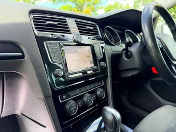 Volkswagen Golf 2.0 TDI BlueMotion Tech GT Hatchback 5dr Diesel DSG Euro 5 (s/s)