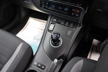 Toyota Auris VVTI BUSINESS EDITION TOURING SPORTS TSS