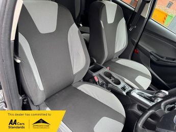 Ford Focus 1.6 Zetec Powershift Euro 5 5dr
