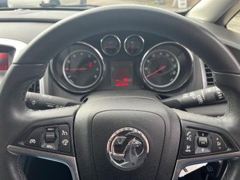Vauxhall Astra 1.4i Excite Hatchback 5dr Petrol Manual Euro 6 (100 ps)