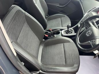 Vauxhall Astra 1.4i Excite Hatchback 5dr Petrol Manual Euro 6 (100 ps)