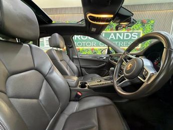 Porsche Macan S PDK [6X PORSCHE SERVICES]