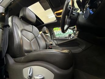 Porsche Macan S PDK [6X PORSCHE SERVICES]
