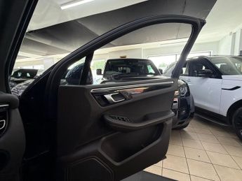 Porsche Macan S PDK [6X PORSCHE SERVICES]