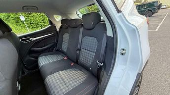 MG ZS 72.6kWh SE Long Range Auto 5dr