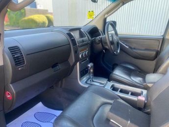 Nissan Navara 2.5 dCi Aventura 4dr