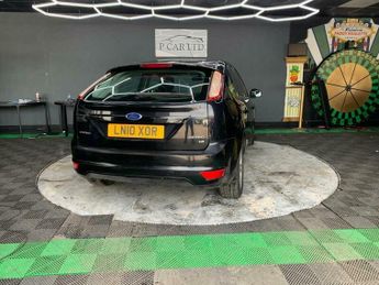 Ford Focus 1.6 Zetec 5dr