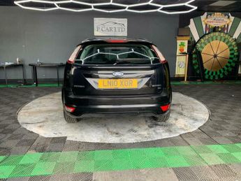 Ford Focus 1.6 Zetec 5dr