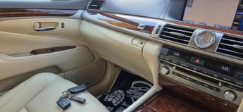 Lexus LS 5.0 600h V8 Premier Saloon 4dr Petrol Hybrid CVT 4WD Euro 5 (s/s