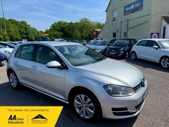 Volkswagen Golf TDi SE TDI BLUEMOTION TECHNOLOGY £20 TAX+P/SENSORS+BLUETOOTH