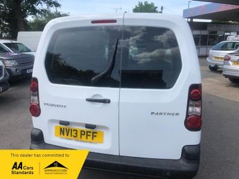 Peugeot Partner CREW VAN 5 SEATS