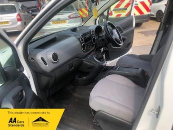 Peugeot Partner CREW VAN 5 SEATS