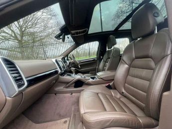 Porsche Cayenne 3.0h V6 S TiptronicS 4WD Euro 5 (s/s) 5dr