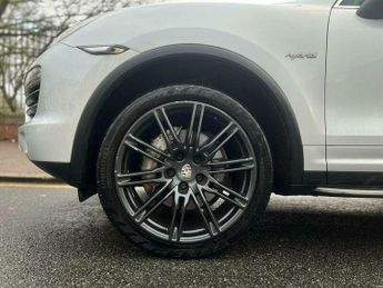 Porsche Cayenne 3.0h V6 S TiptronicS 4WD Euro 5 (s/s) 5dr