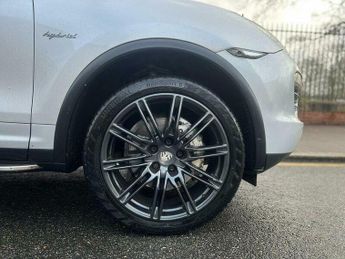 Porsche Cayenne 3.0h V6 S TiptronicS 4WD Euro 5 (s/s) 5dr