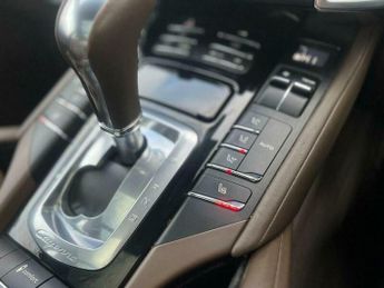 Porsche Cayenne 3.0h V6 S TiptronicS 4WD Euro 5 (s/s) 5dr