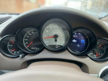 Porsche Cayenne 3.0h V6 S TiptronicS 4WD Euro 5 (s/s) 5dr