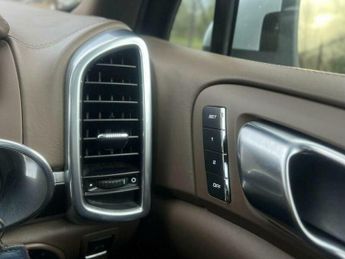 Porsche Cayenne 3.0h V6 S TiptronicS 4WD Euro 5 (s/s) 5dr