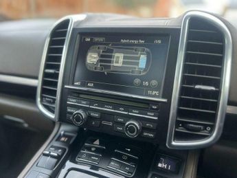 Porsche Cayenne 3.0h V6 S TiptronicS 4WD Euro 5 (s/s) 5dr