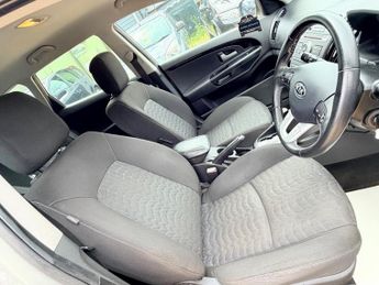 Kia Ceed 1.6 CRDi 3 Sports Wagon 5dr Diesel Auto Euro 5 (113 bhp)