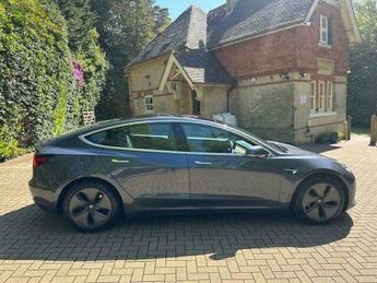 Tesla Model 3 Standard Range Plus Auto RWD 4dr