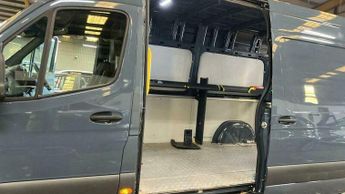 Mercedes-Benz E Class 55kWh Progressive Auto FWD L2 H2 5dr 20kW Charger