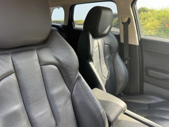 Land Rover Range Rover Evoque 2.2 SD4 Pure SUV 5dr Diesel Auto 4WD Euro 5 (s/s) (190 ps)