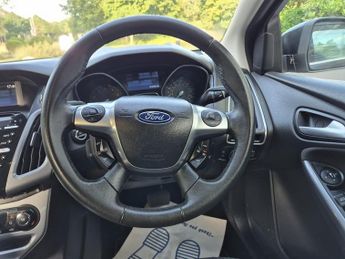 Ford Focus 1.6 Titanium Estate 5dr Petrol Powershift Euro 5 (125 ps)