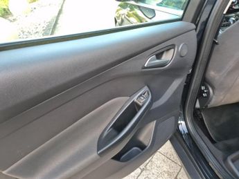 Ford Focus 1.6 Titanium Estate 5dr Petrol Powershift Euro 5 (125 ps)