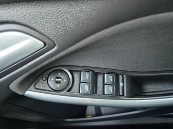Ford Focus 1.6 Titanium Estate 5dr Petrol Powershift Euro 5 (125 ps)