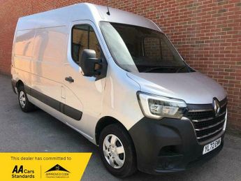 Renault Master 2.3 dCi 35 Business+ FWD MWB Medium Roof Euro 6 4dr