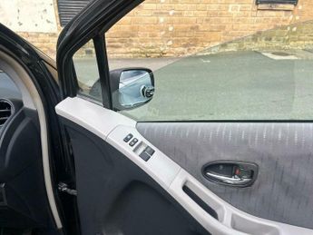 Toyota Yaris 1.33 Dual VVT-i TR Euro 4 (s/s) 5dr