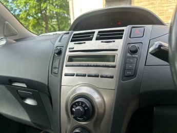 Toyota Yaris 1.33 Dual VVT-i TR Euro 4 (s/s) 5dr