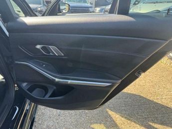 BMW 3 SERIES 2.0 330e 12kWh M Sport Auto xDrive Euro 6 (s/s) 4dr