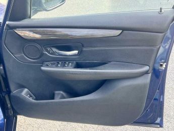 BMW 2 SERIES 2.0 220d Luxury Auto xDrive Euro 6 (s/s) 5dr