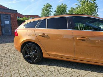 Volvo V60 2.0 D3 R-Design Lux Nav Geartronic Euro 5 (s/s) 5dr