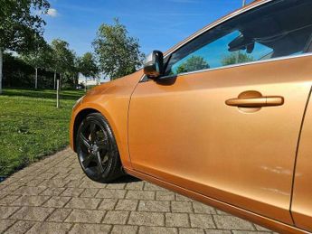 Volvo V60 2.0 D3 R-Design Lux Nav Geartronic Euro 5 (s/s) 5dr