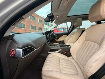Jaguar F-Pace 2.0 D180 Portfolio Auto AWD Euro 6 (s/s) 5dr