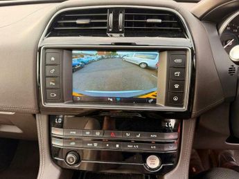 Jaguar F-Pace 2.0 D180 Portfolio Auto AWD Euro 6 (s/s) 5dr