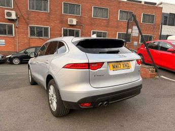 Jaguar F-Pace 2.0 D180 Portfolio Auto AWD Euro 6 (s/s) 5dr