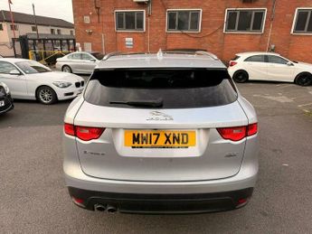 Jaguar F-Pace 2.0 D180 Portfolio Auto AWD Euro 6 (s/s) 5dr