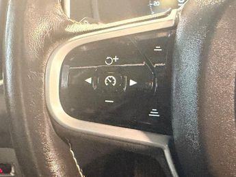 Volvo XC90 2.0 B5 MHEV R-Design Auto 4WD Euro 6 (s/s)