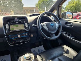 Nissan Leaf 30kWh Tekna Auto 5dr