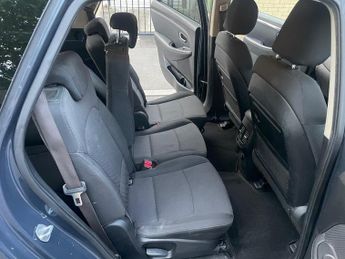 Kia Carens 1.7 CRDi 2 MPV 5dr Diesel DCT Euro 6 (s/s) (139 bhp)