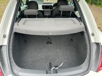 Volkswagen Beetle DESIGN TSI DSG