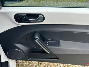 Volkswagen Beetle DESIGN TSI DSG