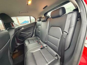 Mercedes-Benz C Class 2.1 GLA200d Sport (Premium) 7G-DCT Euro 6 (s/s) 5dr